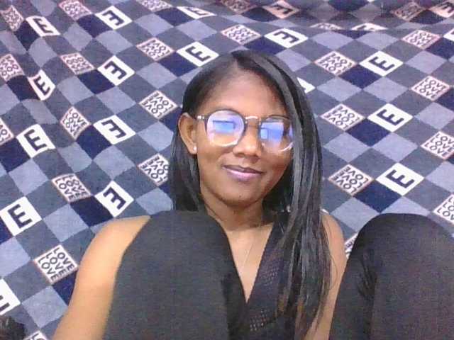 Lyah7a's BongaCams show and profile