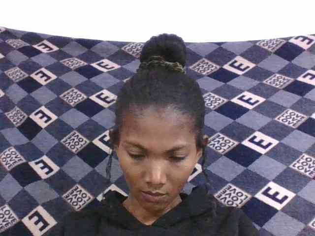 Modella: Lyah7a