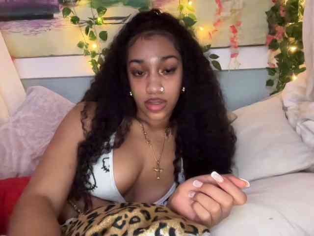 Prettyblackgalll webcam