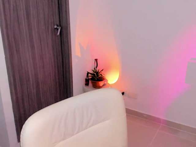 Rosth1 live cam on BongaCams