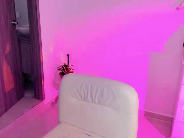 Rosth1 live cam on BongaCams