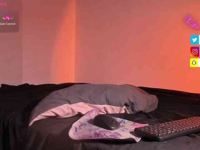 Rossvelvet11 webcam