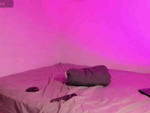 Rossvelvet11 webcam