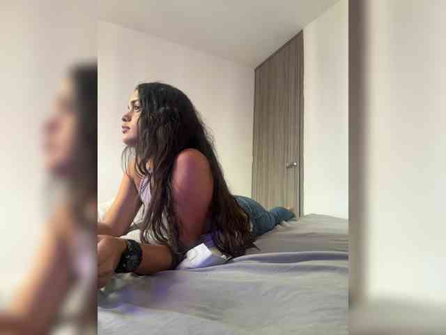 Rossvelvet11 webcam