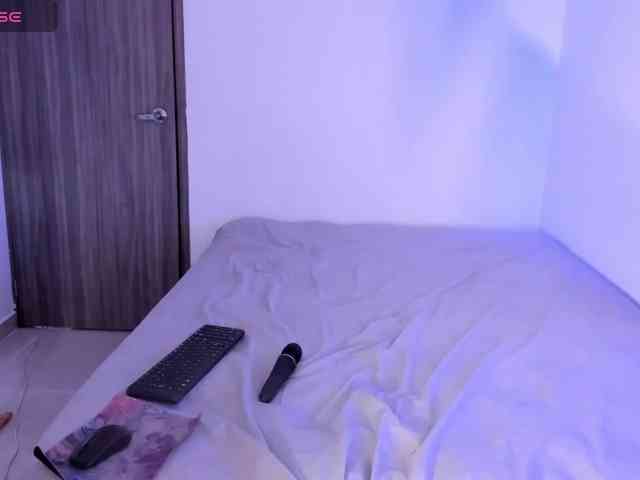 Rossvelvet11 webcam