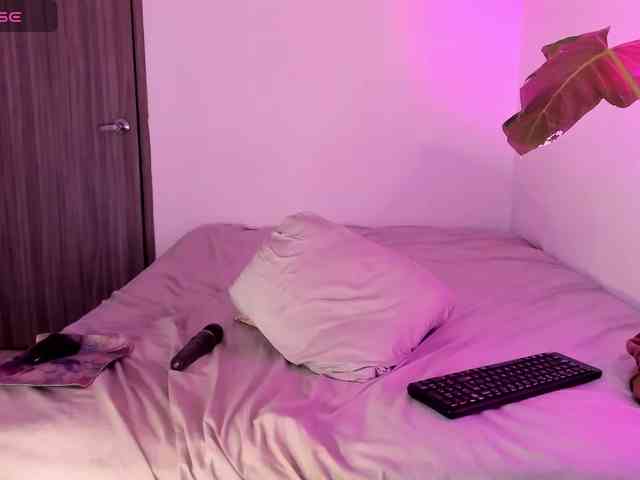 Rossvelvet11 webcam