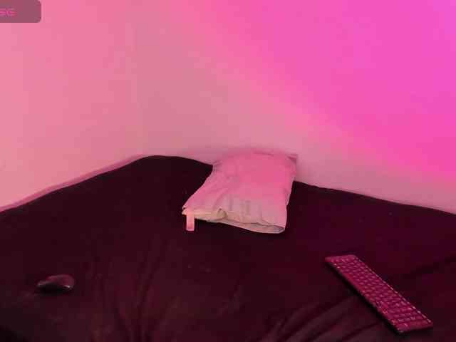 Rossvelvet11 webcam