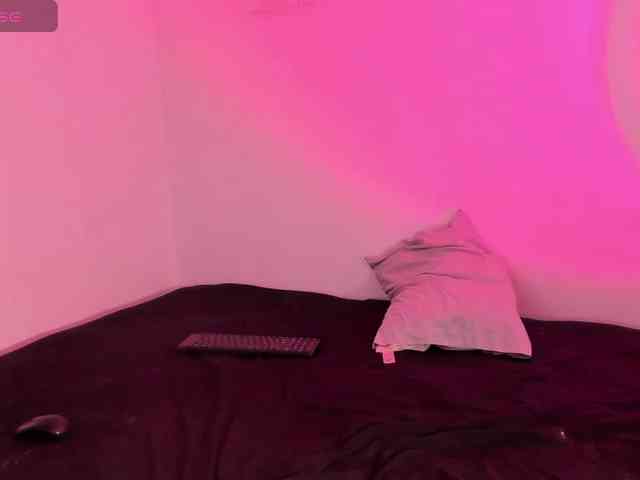 Rossvelvet11 webcam