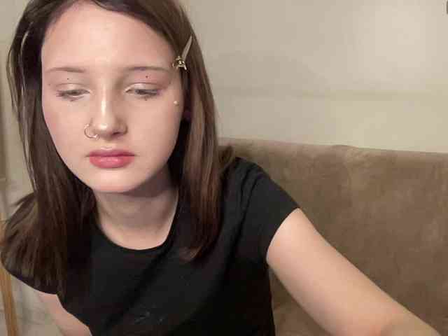 QueenRin webcam