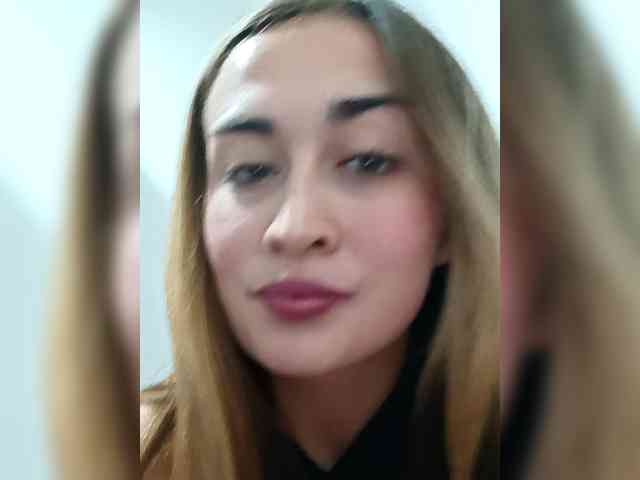 Velvet-Luna08x webcam