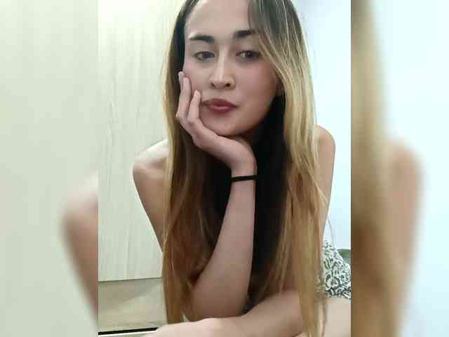 Velvet-Luna08x webcam