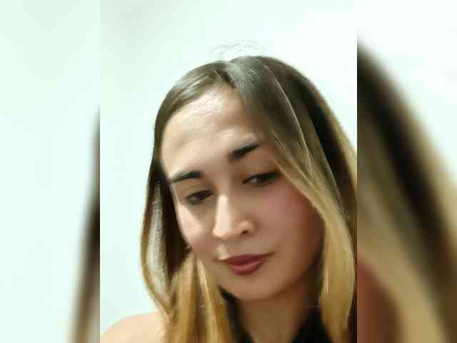 Velvet-Luna08x webcam