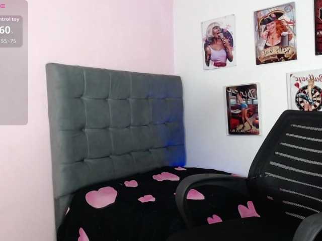 nicole-bigboobs live webcam show
