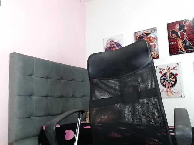 nicole-bigboobs live cam on BongaCams