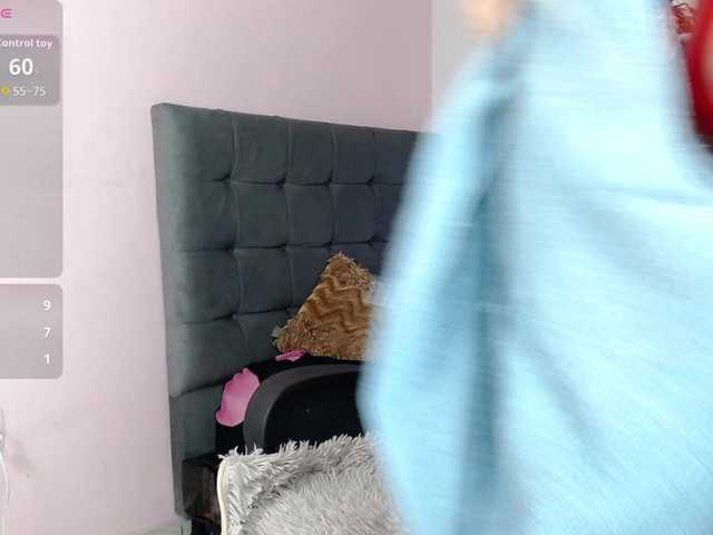 nicole-bigboobs live cam on BongaCams