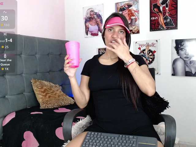 nicole-bigboobs live cam on BongaCams