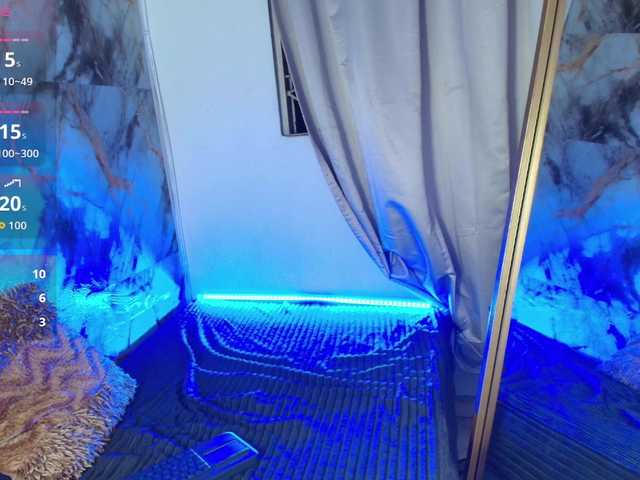 nicole-bigboobs's BongaCams show and profile