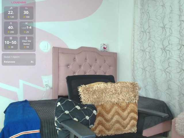 nicole-bigboobs cam belle