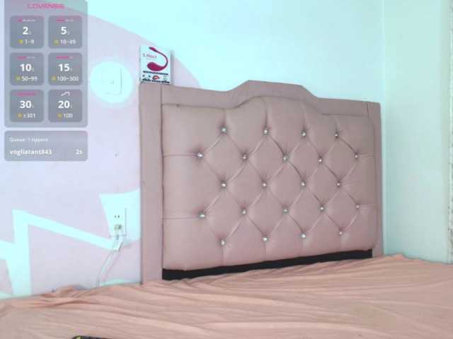 nicole-bigboobs live webcam show