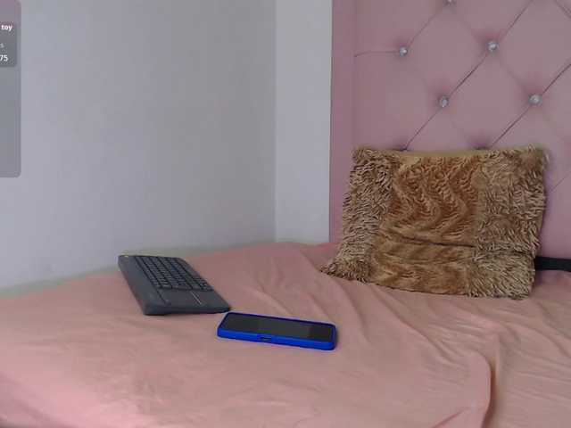 nicole-bigboobs live cam on BongaCams