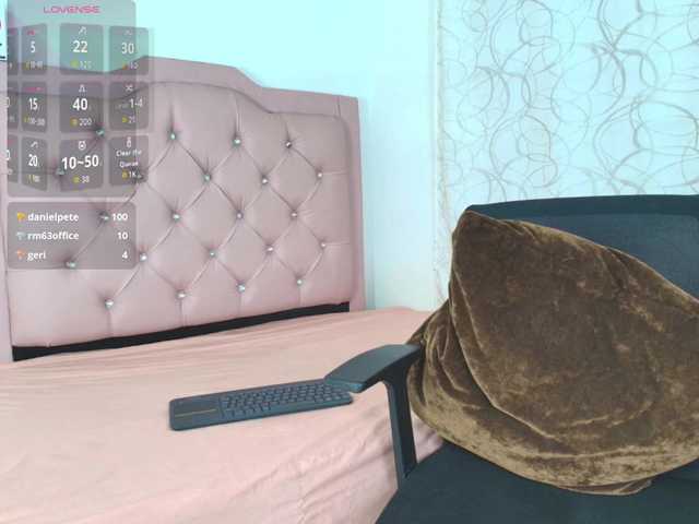 nicole-bigboobs live cam on BongaCams