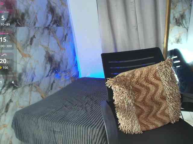 nicole-bigboobs webcam