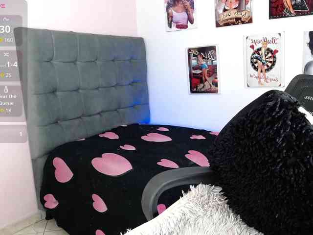 nicole-bigboobs webcam