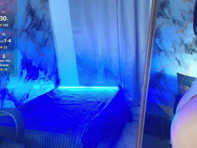 nicole-bigboobs webcam