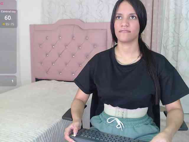 nicole-bigboobs