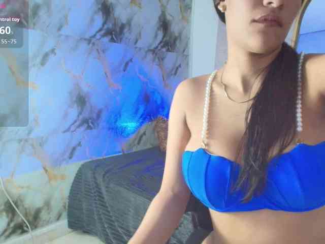 nicole-bigboobs webcam