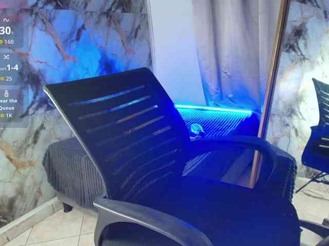 nicole-bigboobs webcam