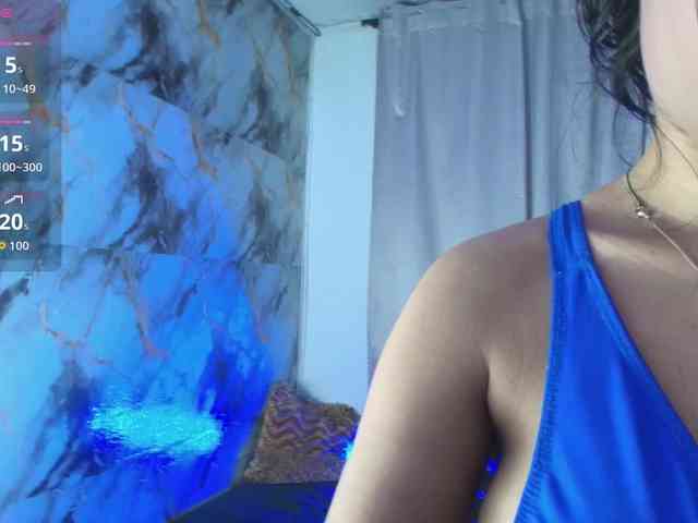 nicole-bigboobs webcam