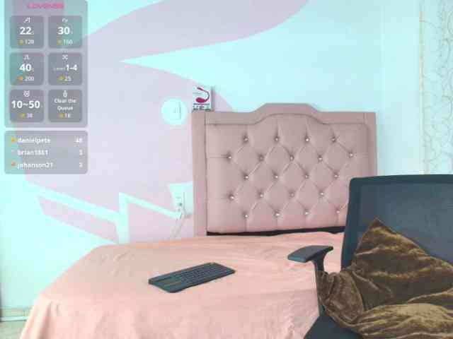 nicole-bigboobs webcam
