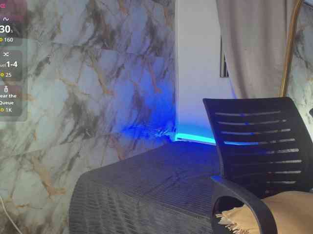 nicole-bigboobs webcam