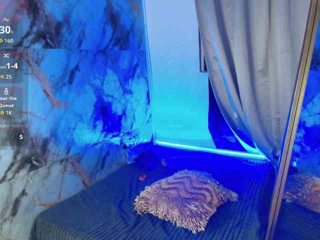 nicole-bigboobs webcam