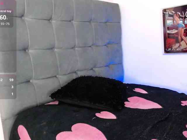 nicole-bigboobs webcam