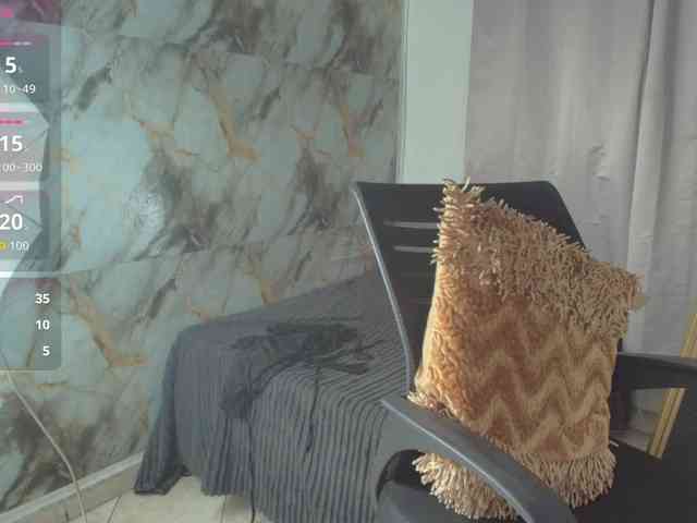 nicole-bigboobs webcam