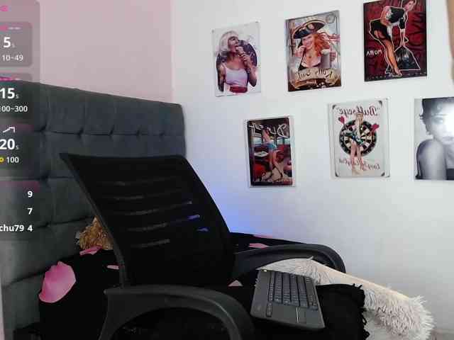 nicole-bigboobs webcam
