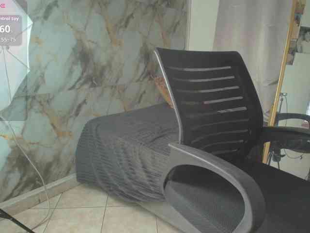 nicole-bigboobs webcam