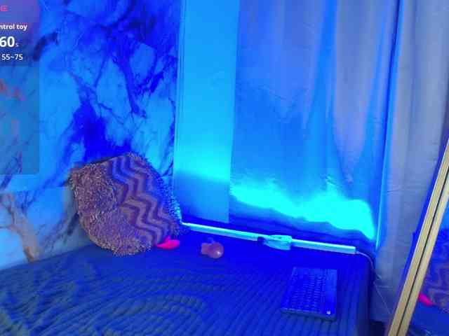 nicole-bigboobs webcam