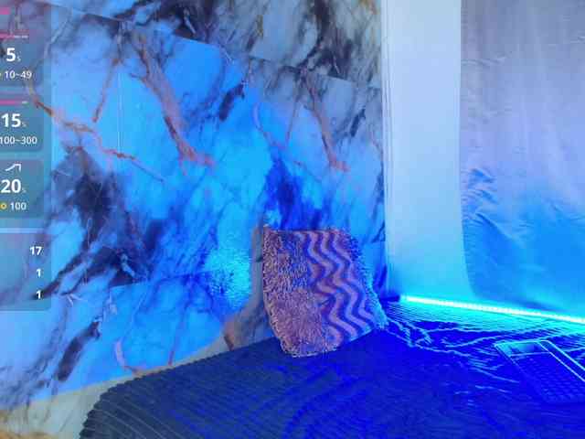 nicole-bigboobs webcam