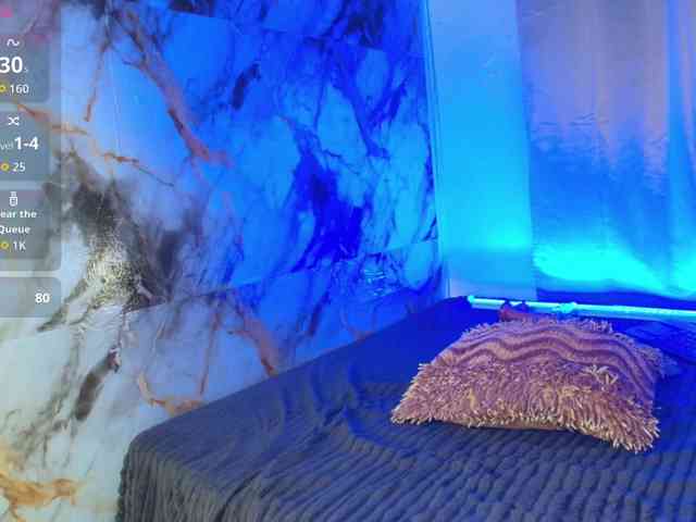 nicole-bigboobs webcam