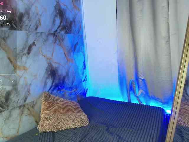 nicole-bigboobs webcam