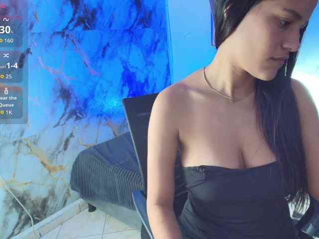 nicole-bigboobs webcam