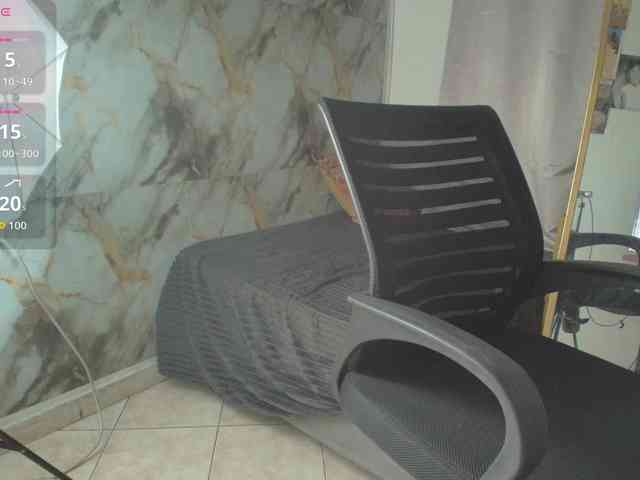 nicole-bigboobs webcam