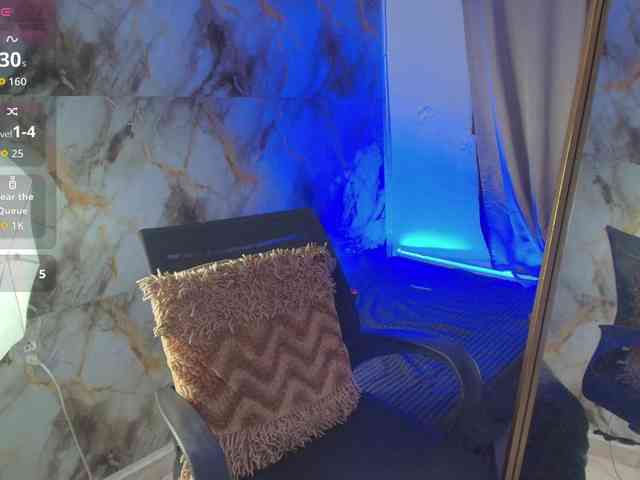 nicole-bigboobs webcam