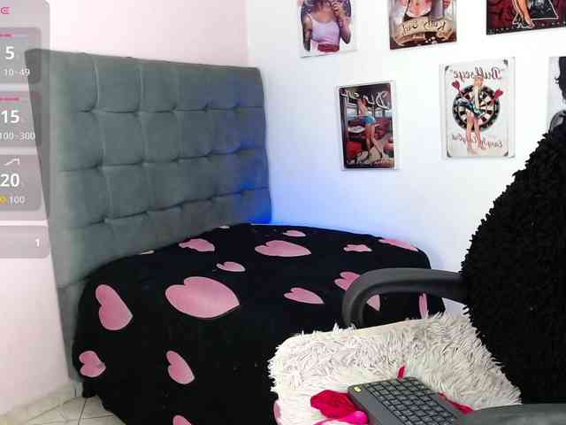 nicole-bigboobs webcam