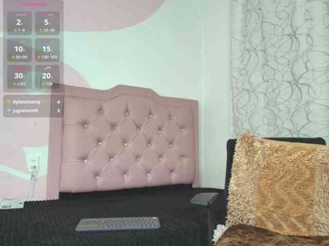 nicole-bigboobs webcam