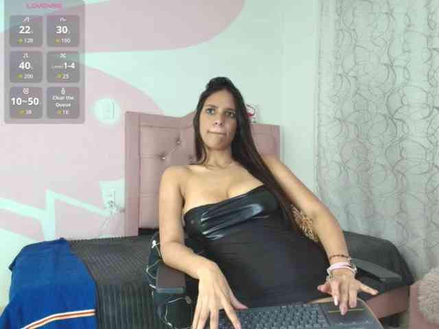 nicole-bigboobs webcam