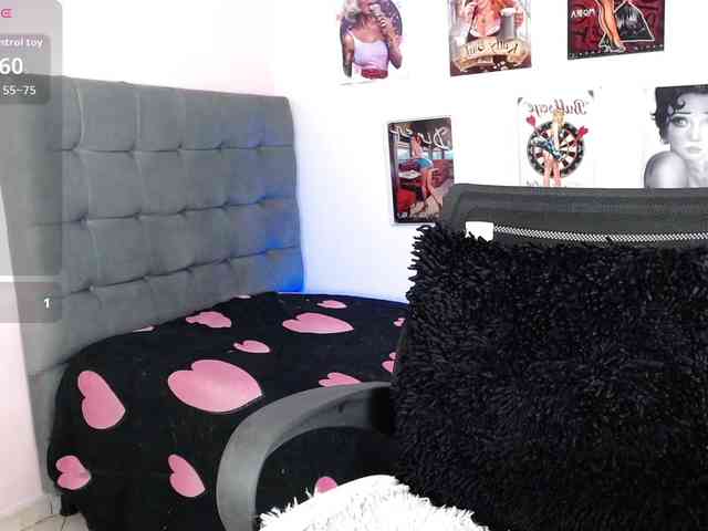 nicole-bigboobs webcam